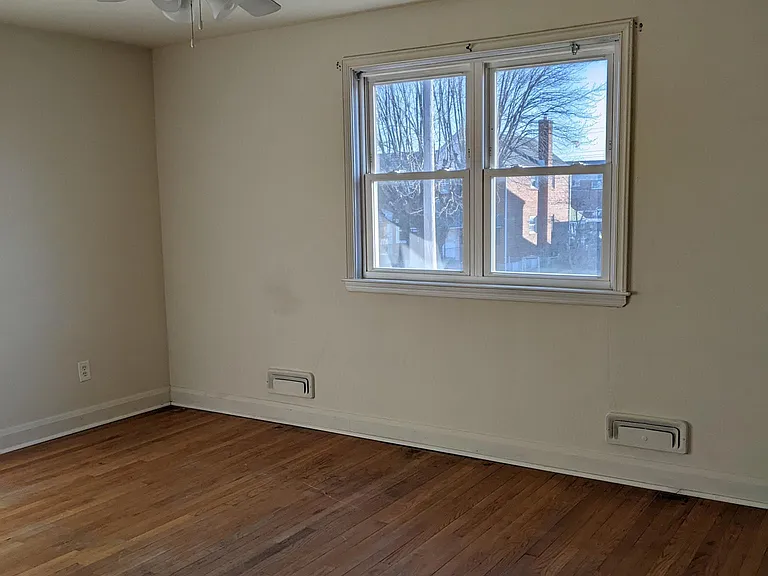 3rd floor bedroom ( master)