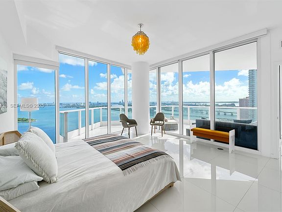 5th image of 2020 N Bayshore Dr APT 3402