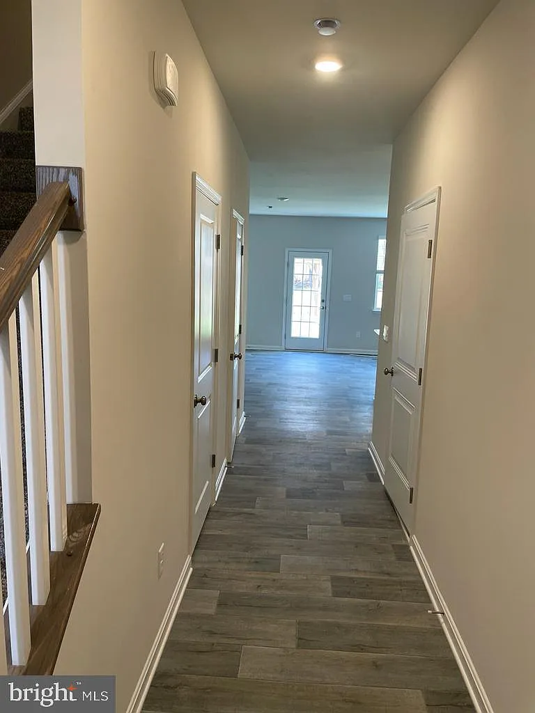 3 bed, 2.5 bath, 1504 sqft, $2,099 — Photo 2