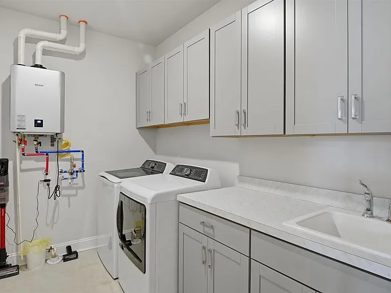 426 Midtown Way — Photo 17