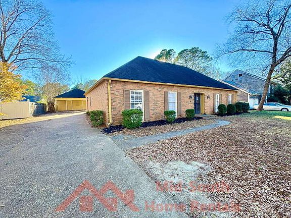 3rd image of 6843 Amersham Dr