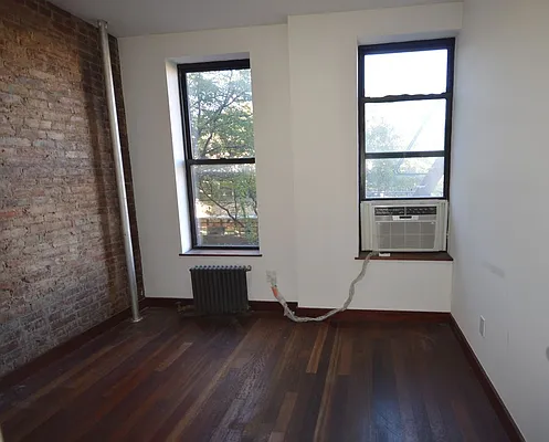 Rented by Universal Realty Group | media 16