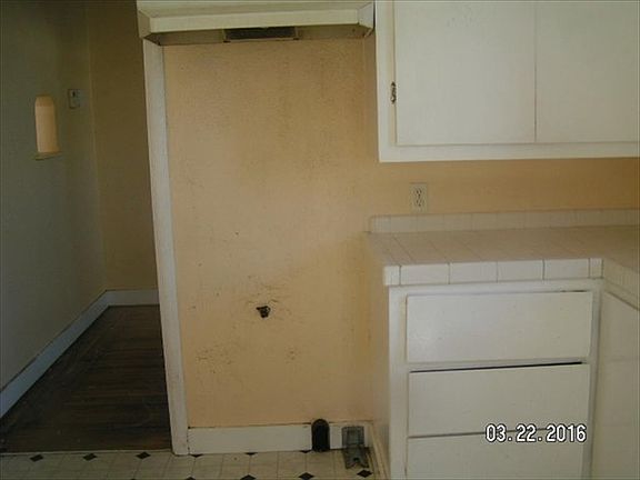4th image of 1652 Grand Ave