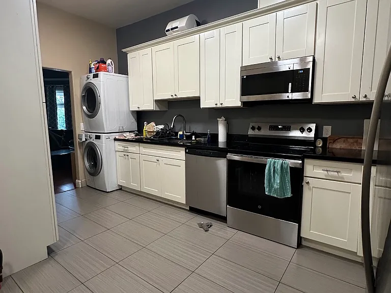 145 George St #5 — Photo 6