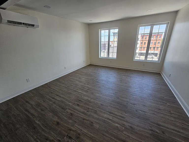 406 Main St #4 — Photo 19