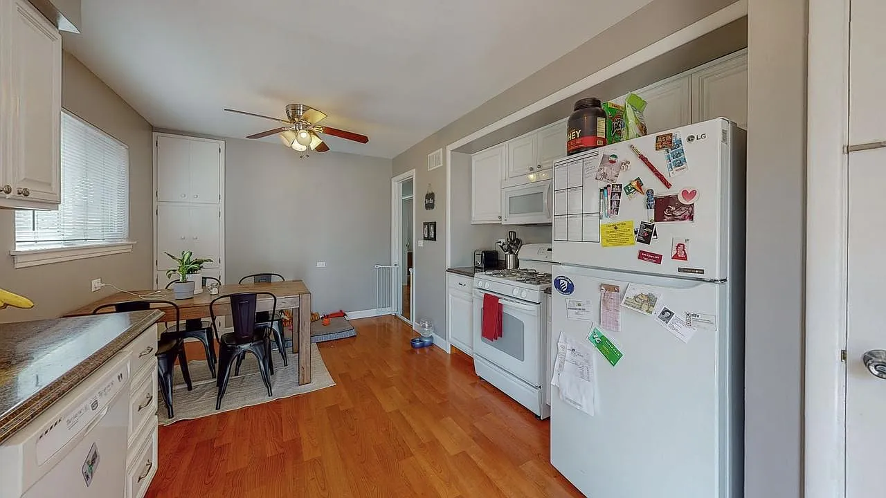 2 bed, 1100 sqft, $2,600 — Photo 3