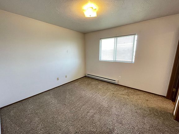 3rd image of 761 Foster Dr APT 2