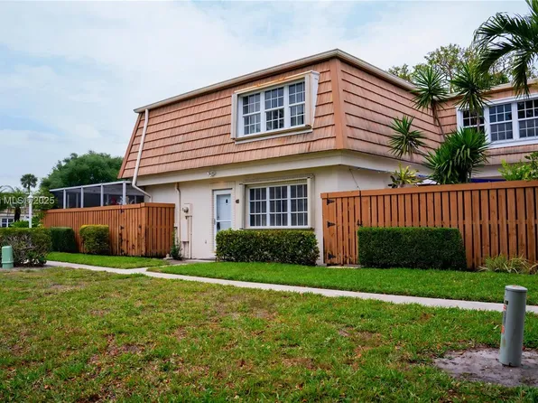 4270 Hazel Ave APT B, Palm Beach Gardens, FL 33410