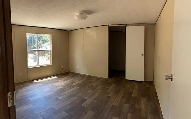 908 Turney Ln — Photo 8