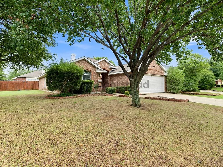 15809 Ducote Dr — Photo 3