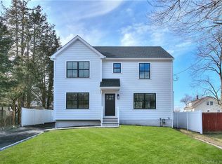 8 Poplar St, Norwalk, CT 06855