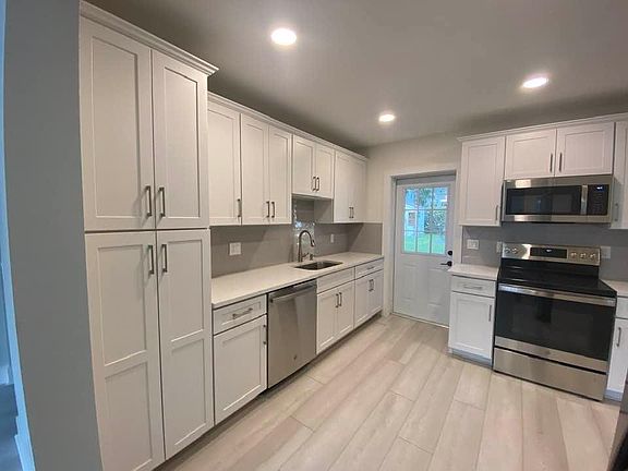 5th image of 2821 W Bay Haven Dr
