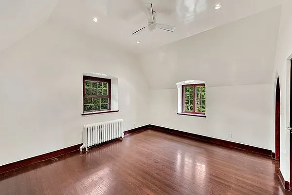 Rented by Compass | media 23
