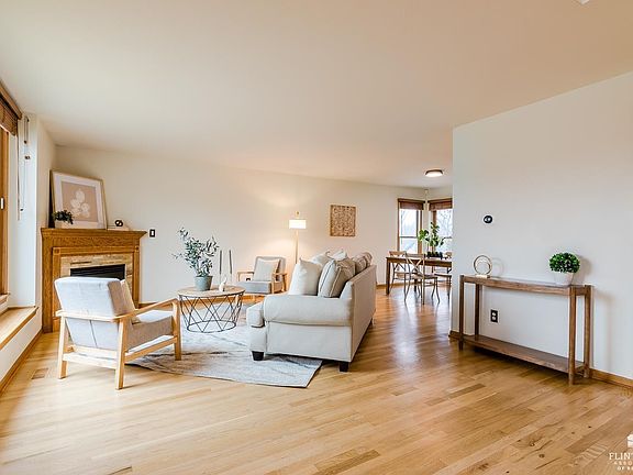 2nd image of 2049 Plymouth Rd