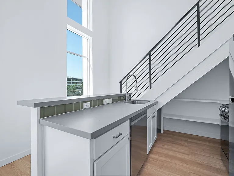 307 Pine St — Photo 11