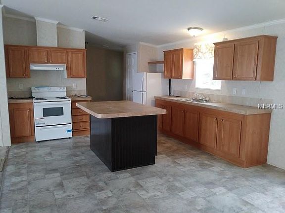3rd image of 525 N Winter Park Dr