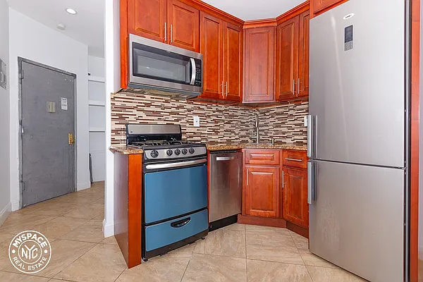 Rented by MySpaceNYC | media 17