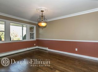 2 Stacy Ct, Port Jefferson, NY 11777