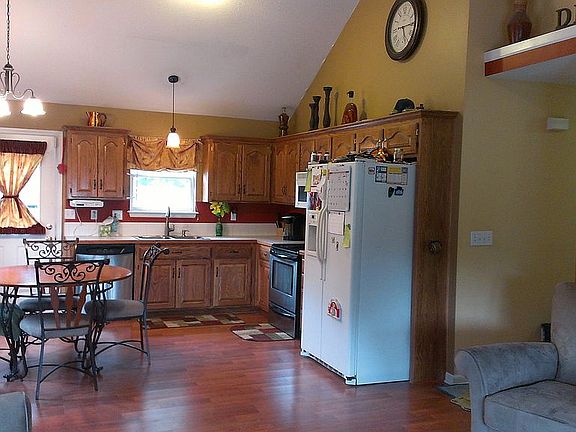 3rd image of 308 W Shawnee St