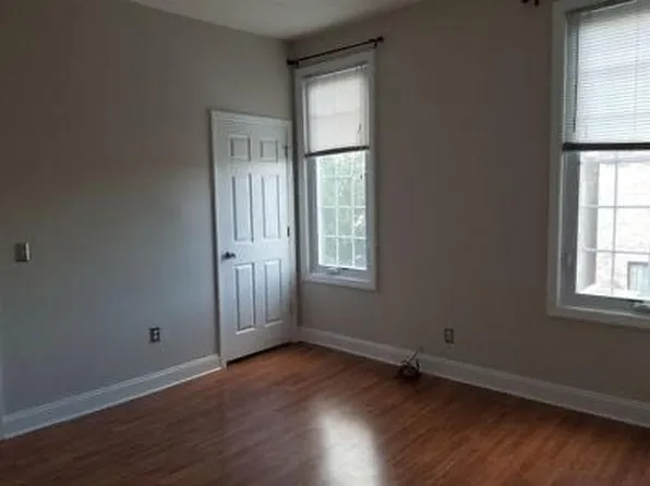 220 Jane Street image 3 of 8