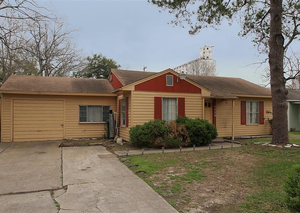 Short drive from Galleria & downtown. Unfinished garage serves as 3rd bedroom 