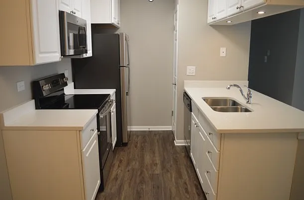 Remington Place Apartments — Photo 6
