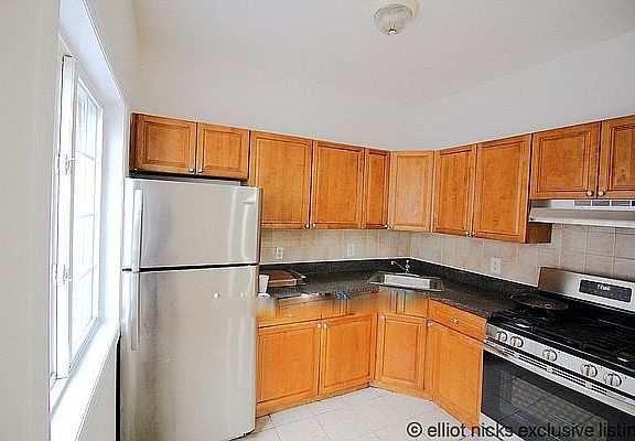 3rd image of 12 Macon St #2195