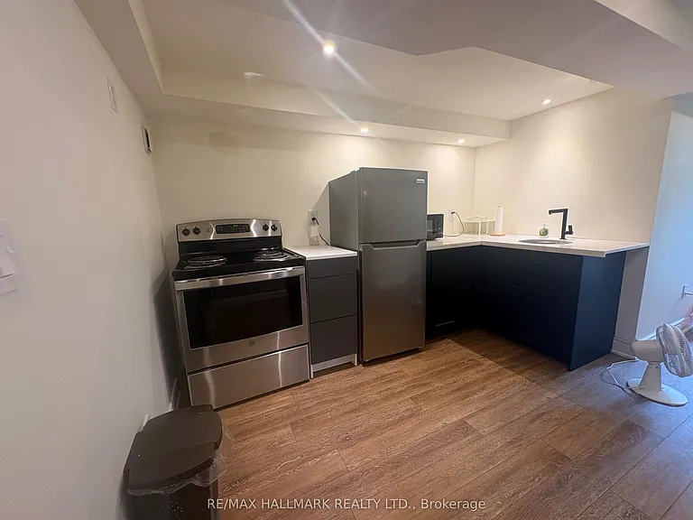 6 Margate Cres — Photo 11