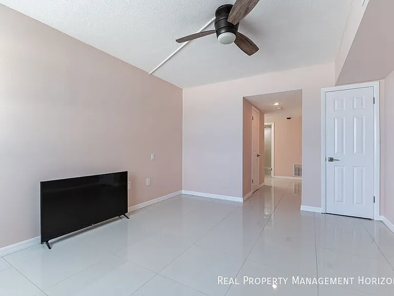 1700 Benjamin Franklin Dr #3B — Photo 11