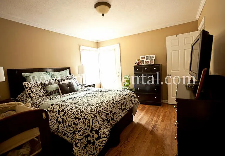 4916 Juniper Dr — Photo 3