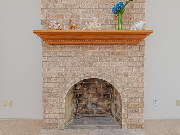 5th image of 1907 Crescent Dr