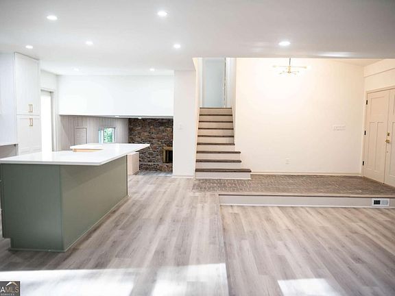 3rd image of 3108 Pheasant Dr