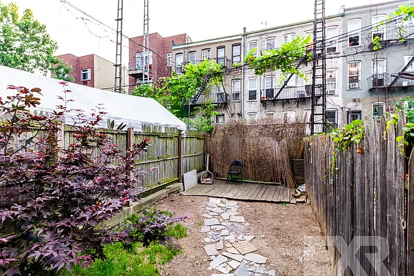 Rented by EXR | media 13