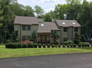 3 Manor Ln, Katonah, NY 10536