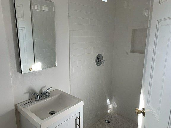 5th image of 1424 Silver Lake Blvd #2
