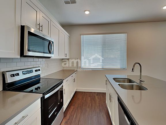 4th image of 8839 N 171st Dr