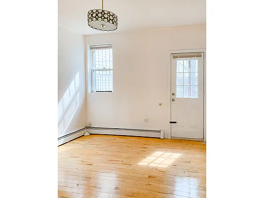 Rented by MySpaceNYC | media 13