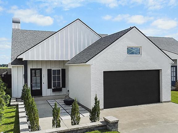 2nd image of 207 Queenstown Ave
