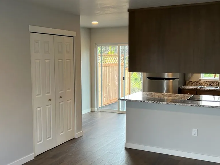610 E Main St #3D — Photo 18
