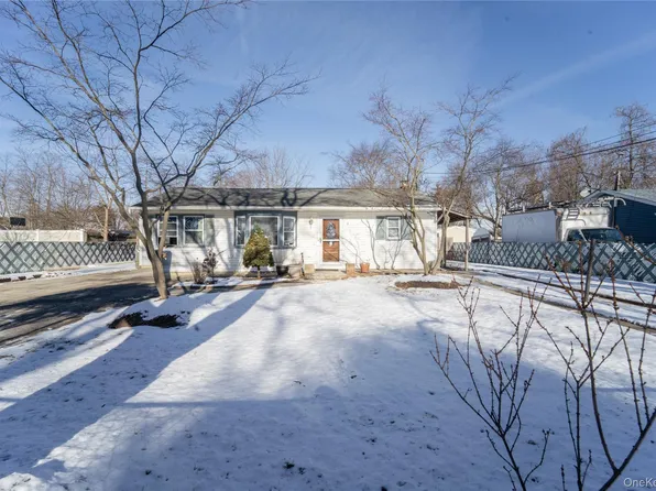 9 Patton Street, Brentwood, NY 11717