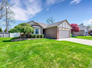 46902 Oak Pointe Dr, Macomb, MI