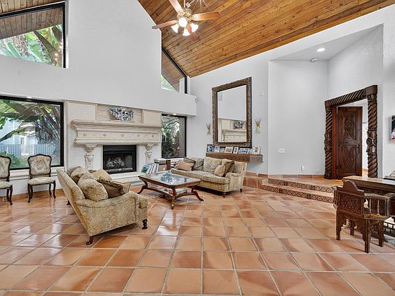 4th image of 5720 SW 33rd Terrace
