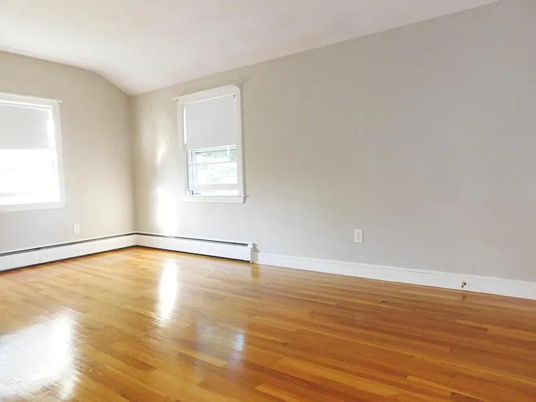 62 Wentworth St — Photo 12
