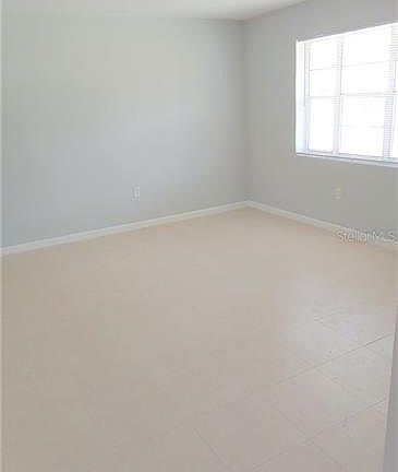 3rd image of 1057 Park Dr