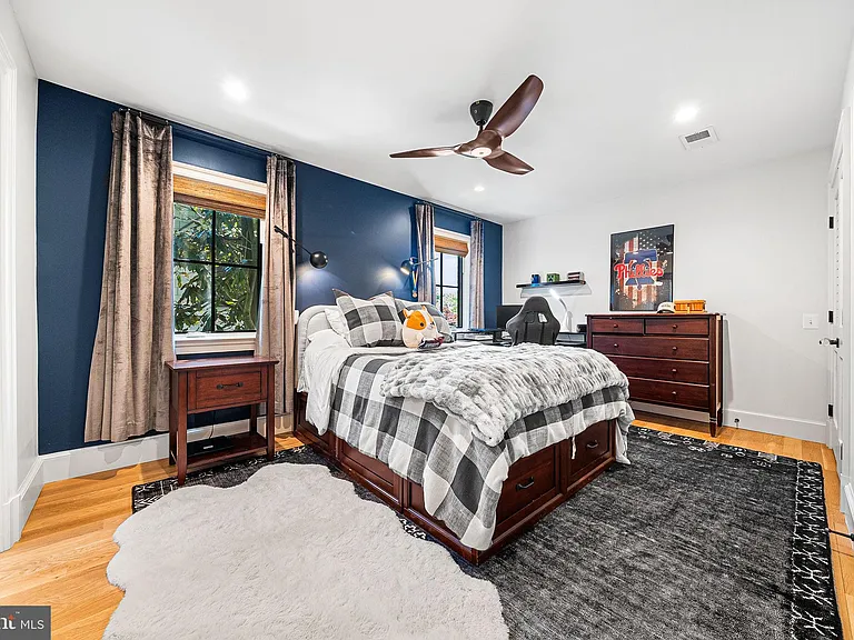 1711 N Inglewood St — Photo 33