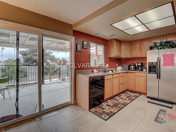 5th image of 3881 Green Leaf Dr