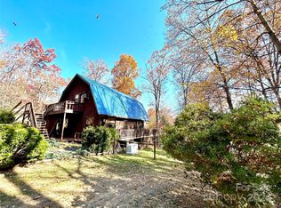 578 Island Hollow Rd, Hot Springs, NC 28743
