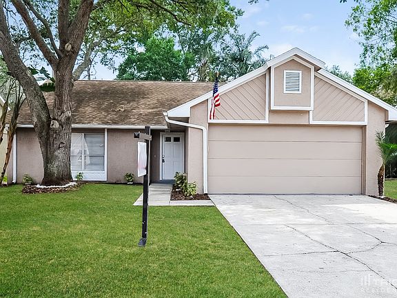 2nd image of 1410 Cloverfield Dr