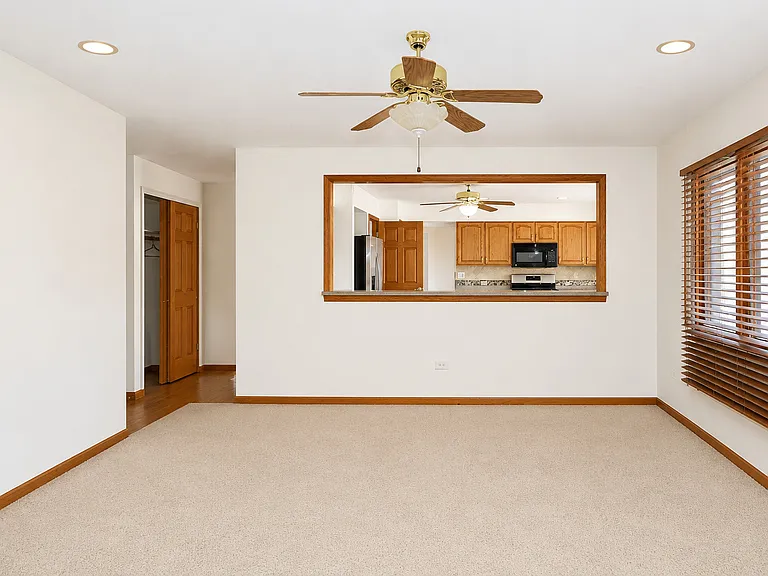 706 N Point Dr — Photo 9