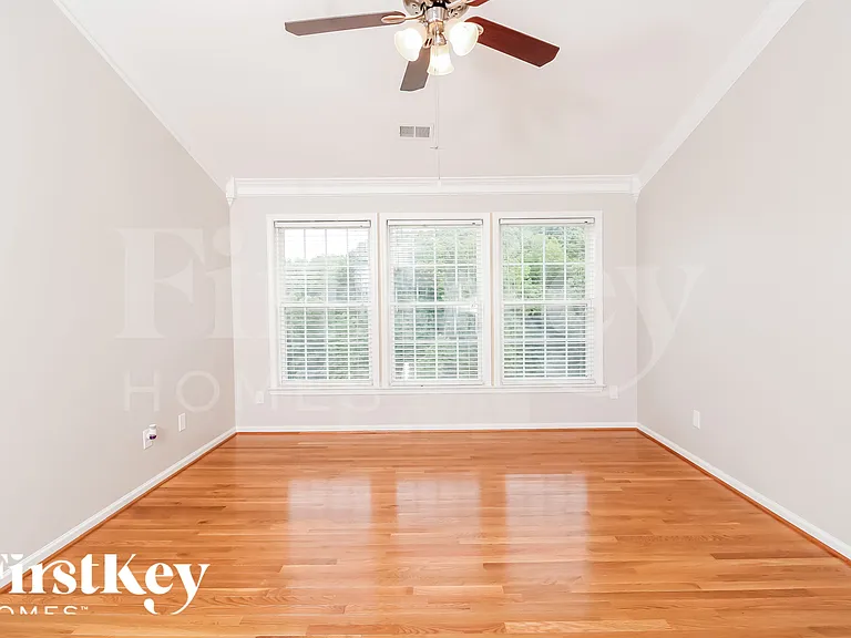 3312 Cornelia Ct — Photo 5